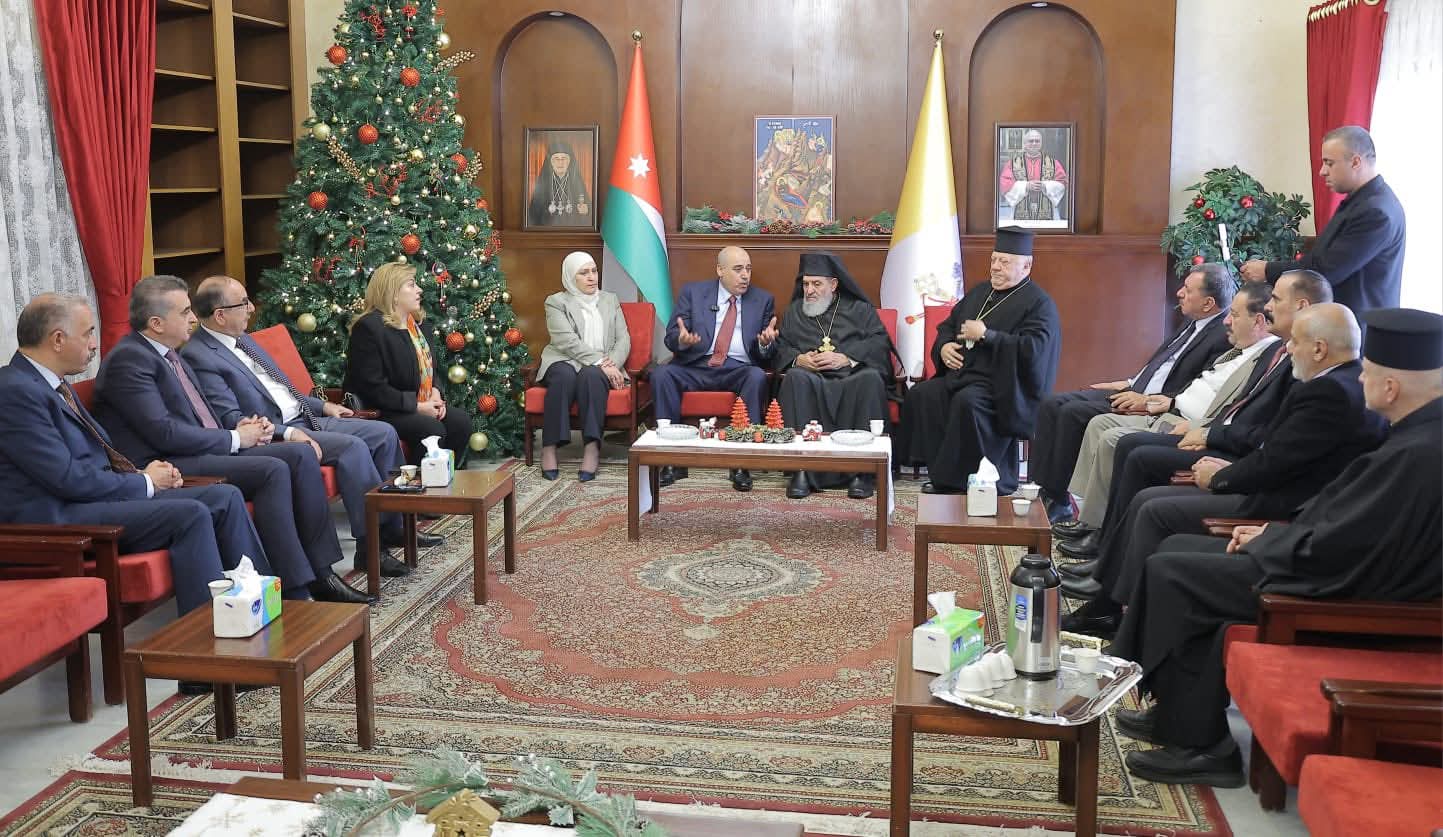 القاضي يقدم التهاني للمسيحيين في البطريركية اللاتينية ومطرانية الروم الأرثوذكس والكاثوليك