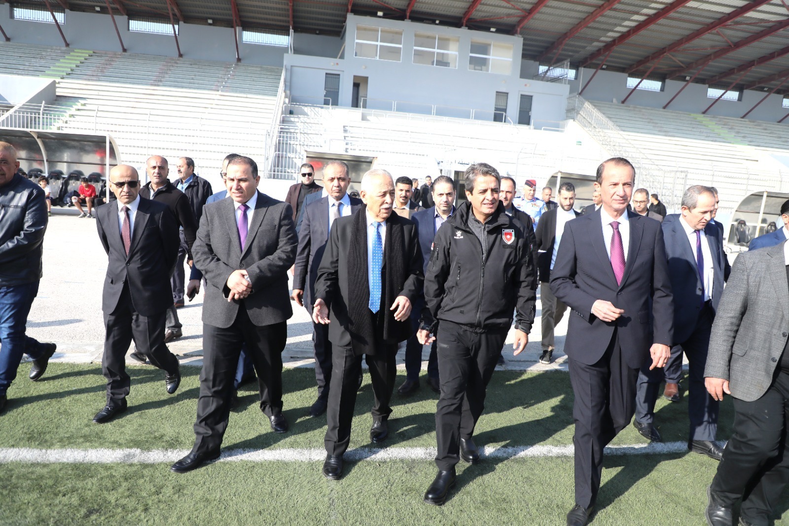  رئيس الديوان الملكي يفتتح ويتفقد مشاريع مبادرات ملكية بالزرقاء