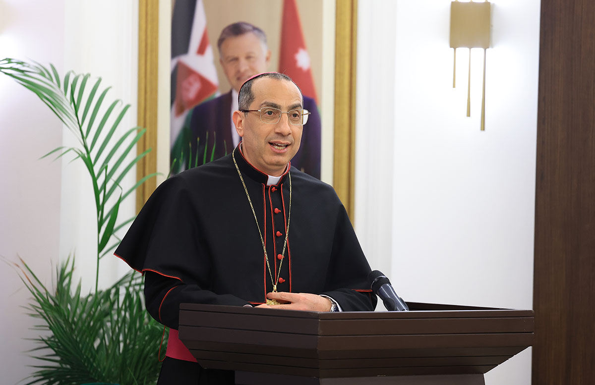 رئيس الوزراء يهنئ المسيحيين بعيد الميلاد المجيد وقرب حلول العام الميلادي الجديد