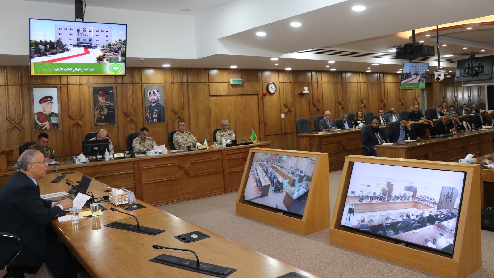 رئيس المجلس القضائي يحاضر في كلية الدفاع الوطني الملكية الأردنية