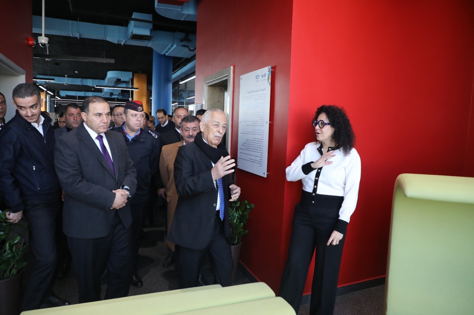  رئيس الديوان الملكي يفتتح ويتفقد مشاريع مبادرات ملكية بالزرقاء