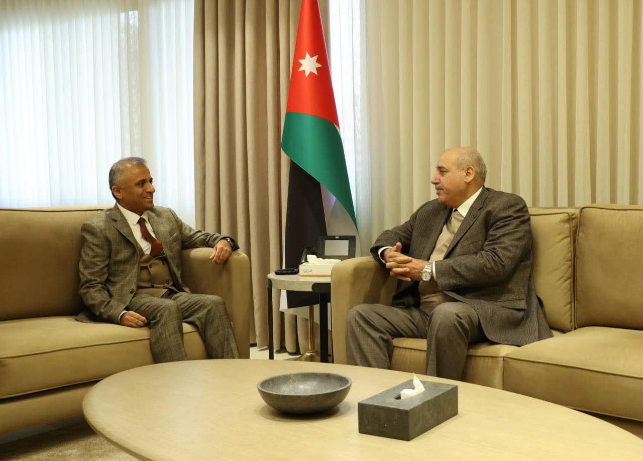 رئيس النواب يلتقي القائم بأعمال السفارة الباكستانية 