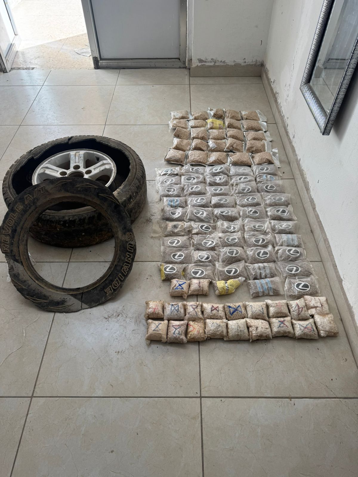 إحباط تهريب 138 ألف حبّة مخدرة بقضيتين منفصلتين