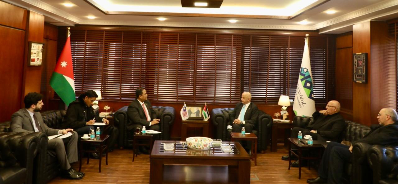 تجارة عمان تبحث مسارات جديدة لعلاقات التجارية مع ماليزيا