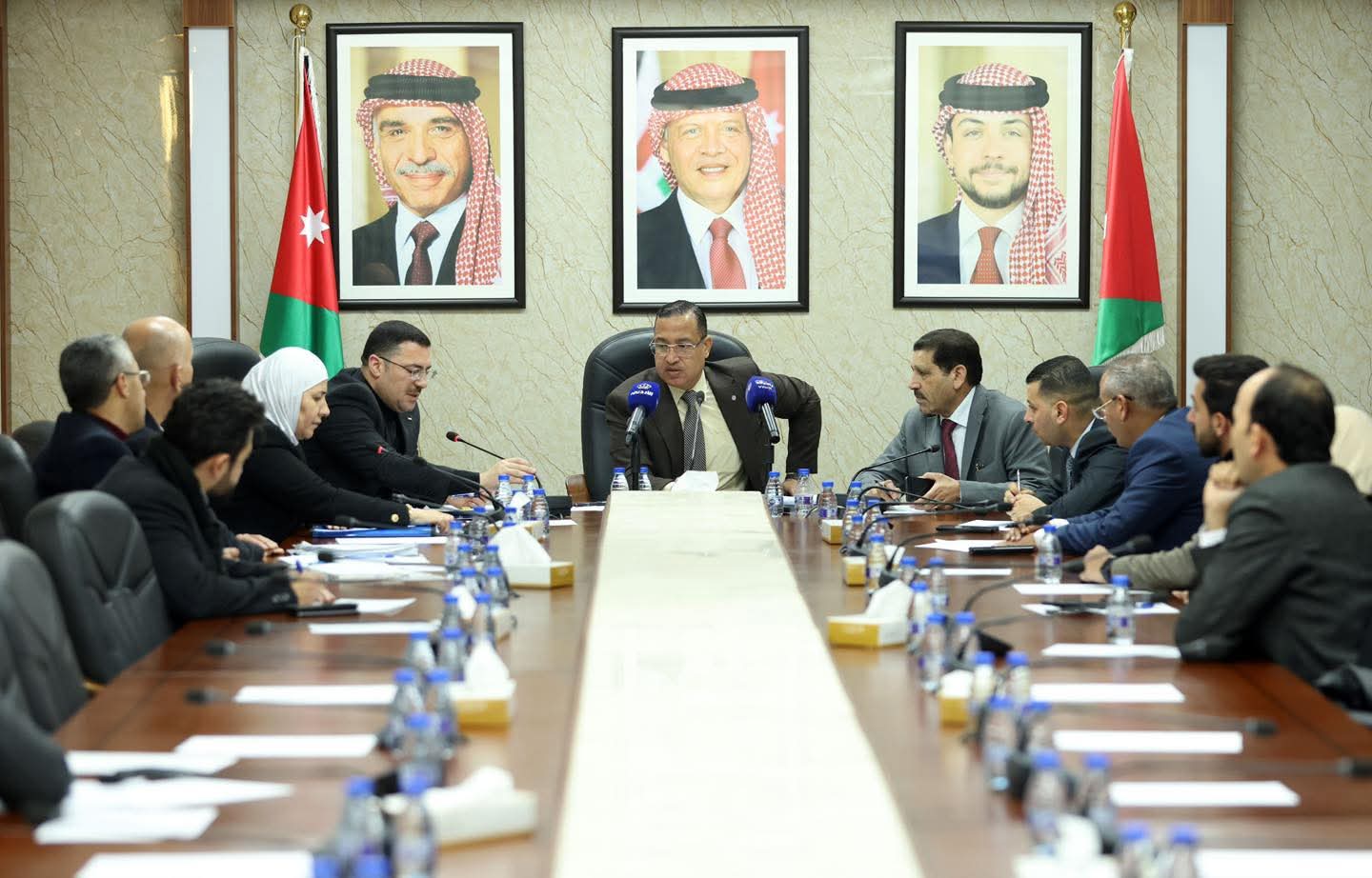  الإدارية النيابية تناقش عددا من القضايا التي تهم القطاع العام