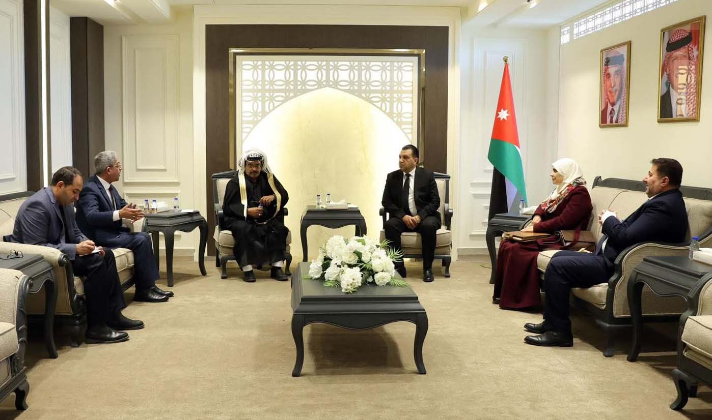 فلسطين النيابية تلتقي رئيس التجمعات البدوية في القدس