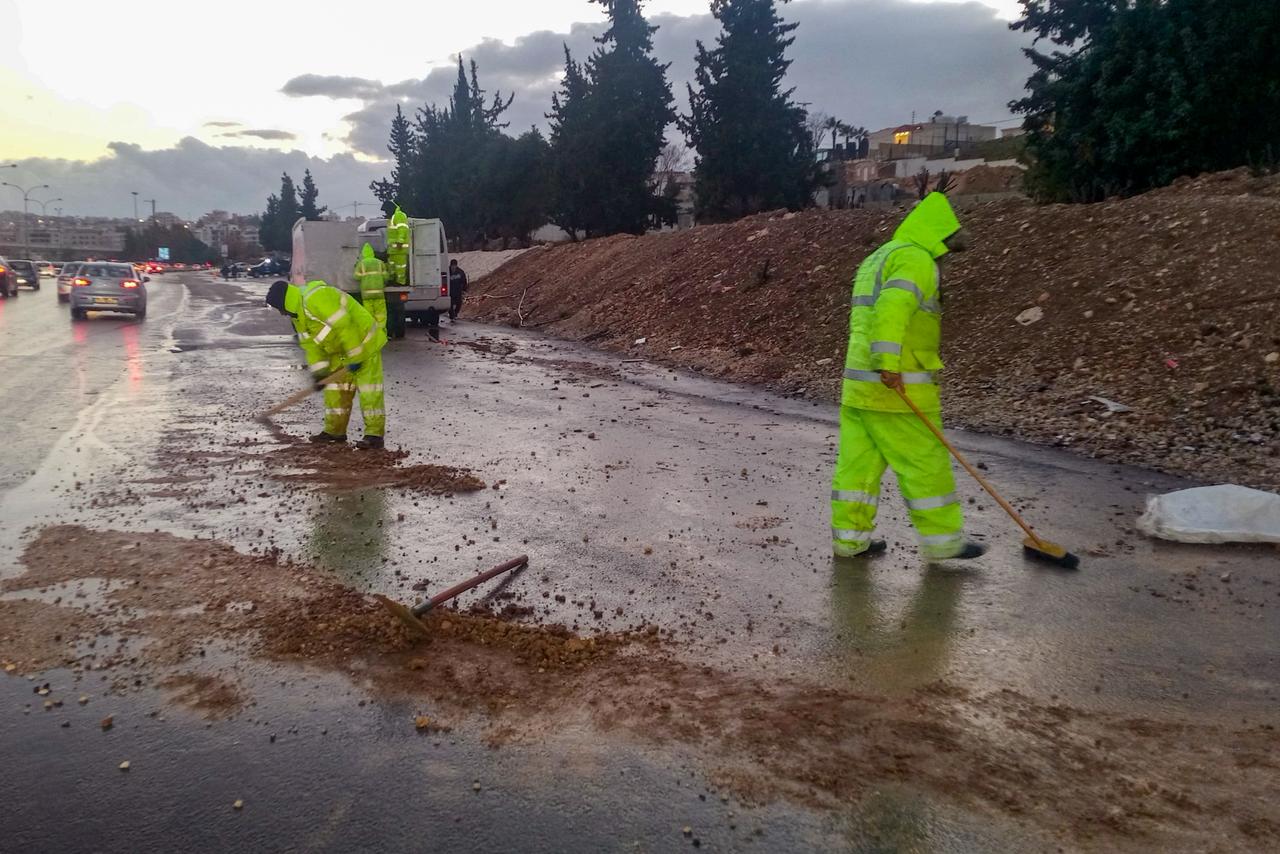 أمانة عمان: 4600 من كوادرنا تعاملت مع 235 ملاحظة خلال المنخفض