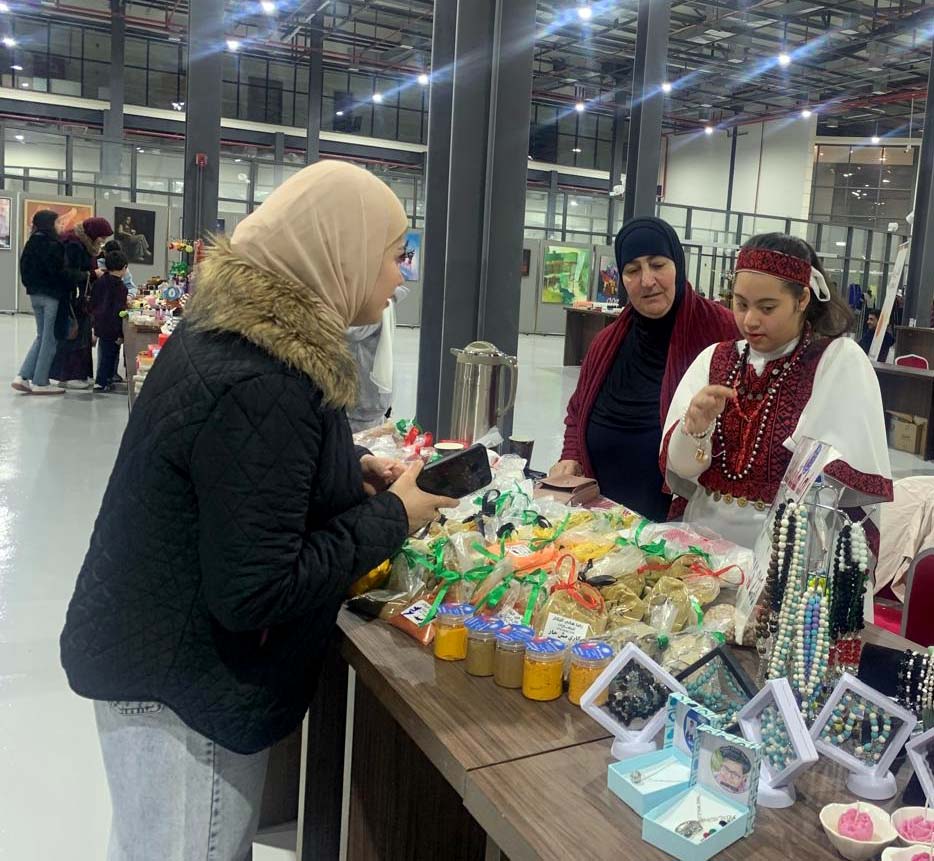 مشاركون في معرض اربد التنموي يسطرون قصص نجاح ملهمة