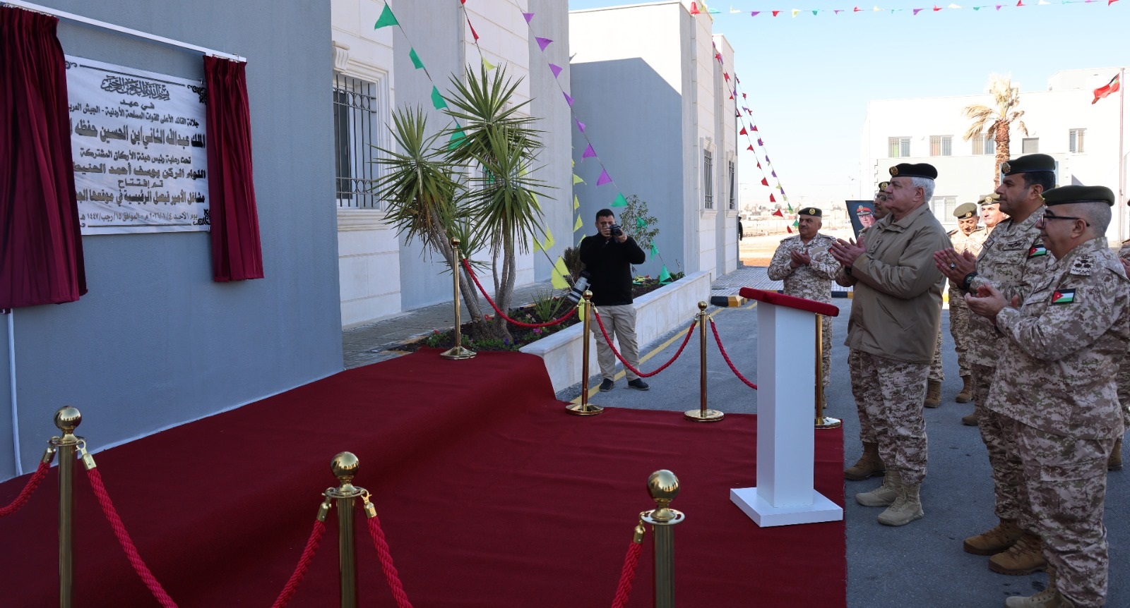 رئيس هيئة الأركان يفتتح مشاغل الأمير فيصل الرئيسية