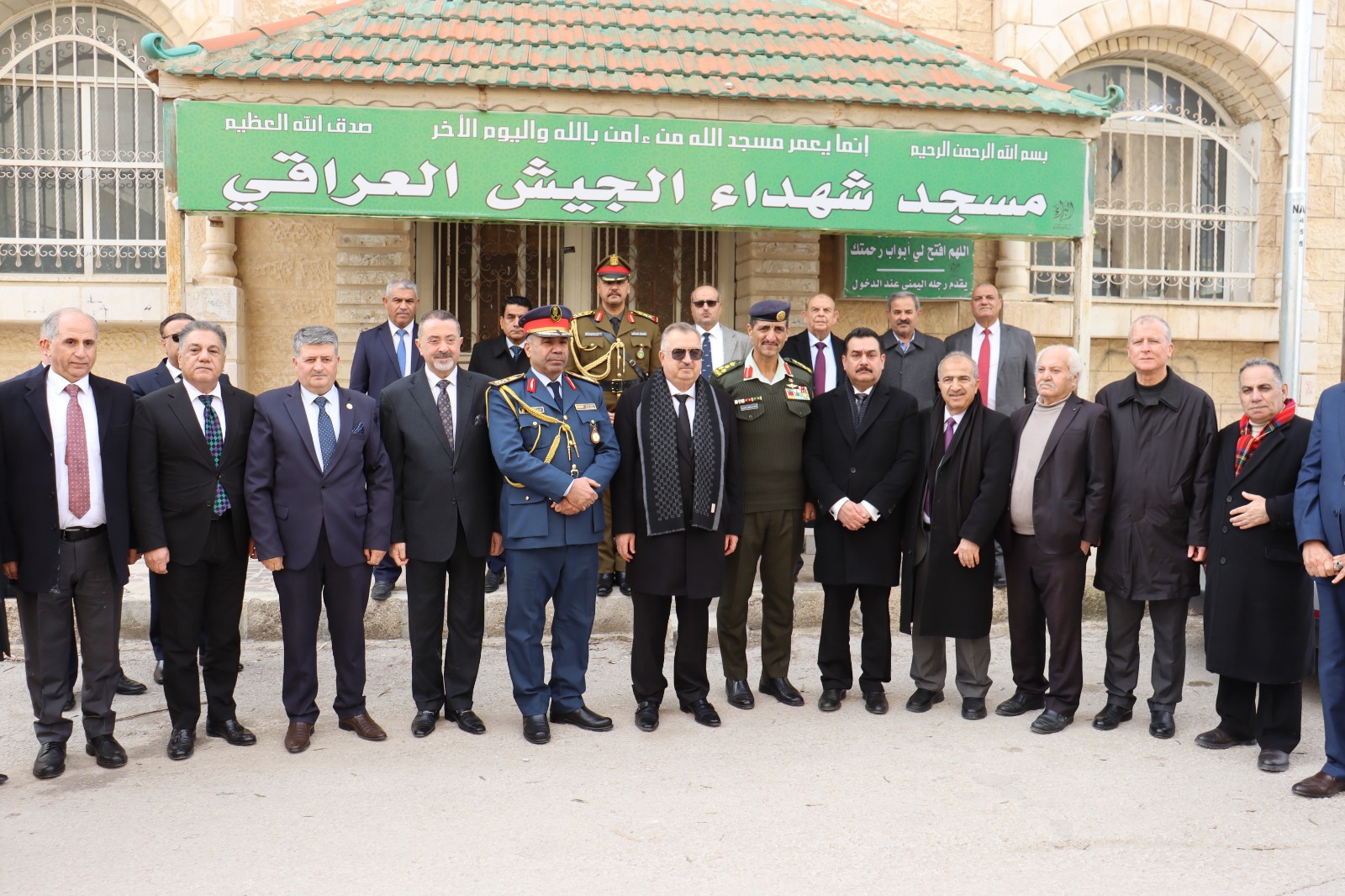 السفير العراقي يزور مقبرة شهداء الجيش العراقي