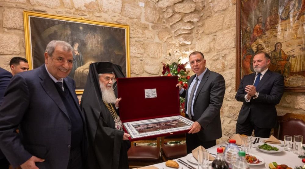 مندوباً عن الملك وزير الداخلية يشارك في قداس عيد الميلاد للطوائف المسيحية حسب التقويم الشرقي في بيت لحم