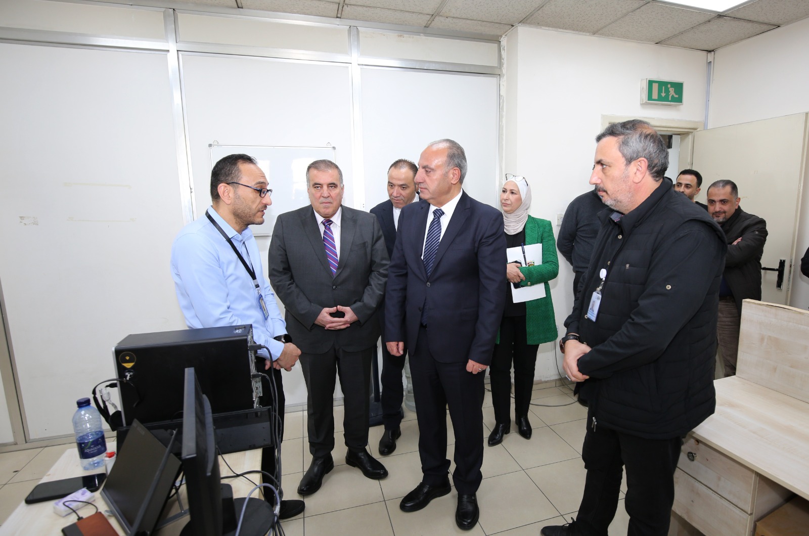 الشواربة يتفقد مديرية تكنولوجيا المعلومات بالأمانة