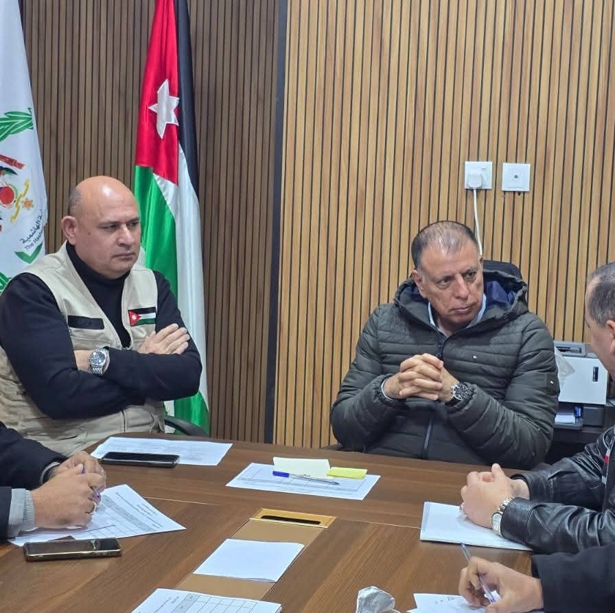 وزير الداخلية يزور غرفة عمليات محافظة جرش