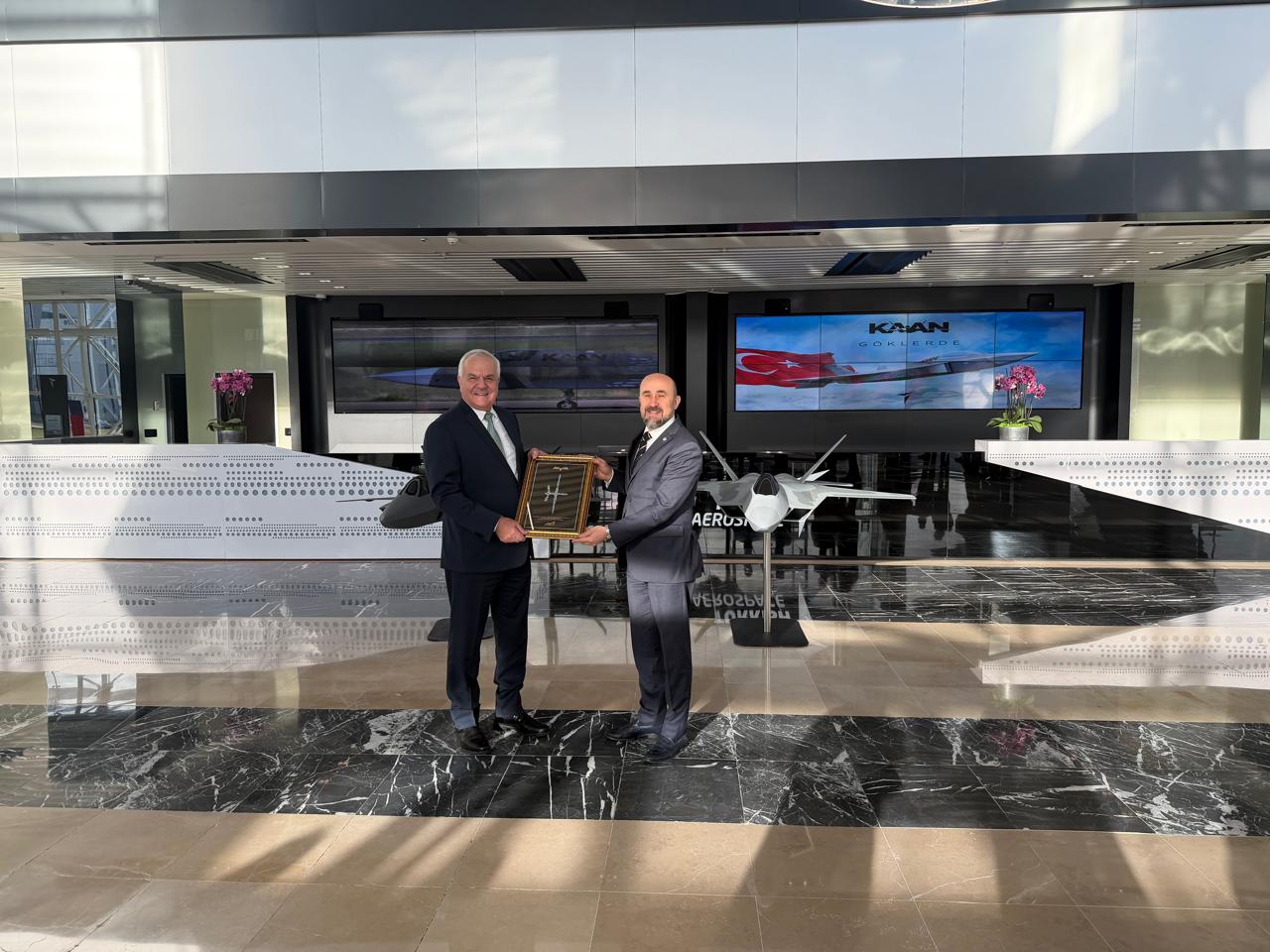 الحنيطي يزور شركتي توساش وروكيتسان ويبحث التعاون مع رئيس هيئة الصناعات الدفاعية التركية 