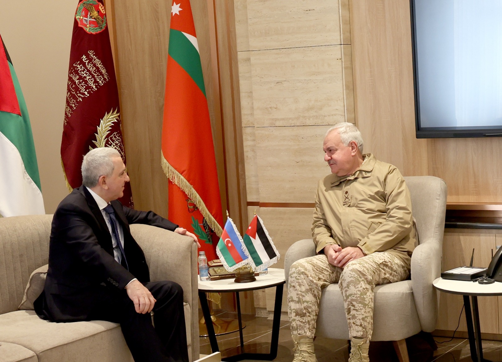 رئيس هيئة الأركان يستقبل السفير الأذربيجاني