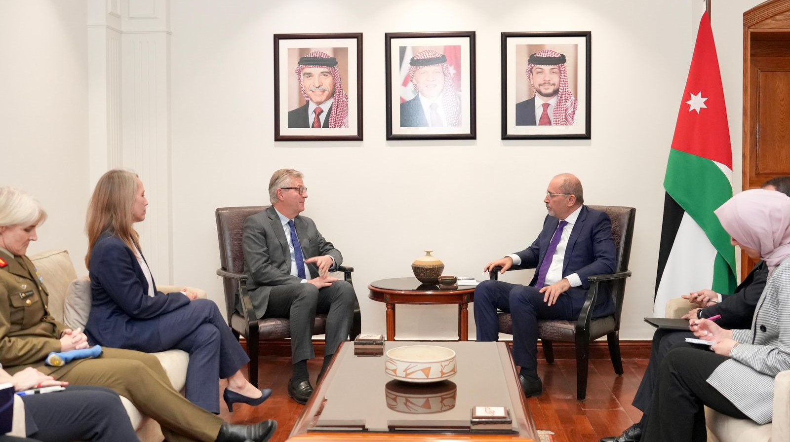 وزير الخارجية يلتقي وكيل الأمم المتحدة لعمليات السلام