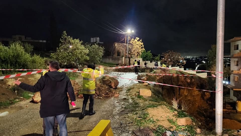 بلدية جرش تغلق الطريق بين النبي هود وجبل العتمات مؤقتا