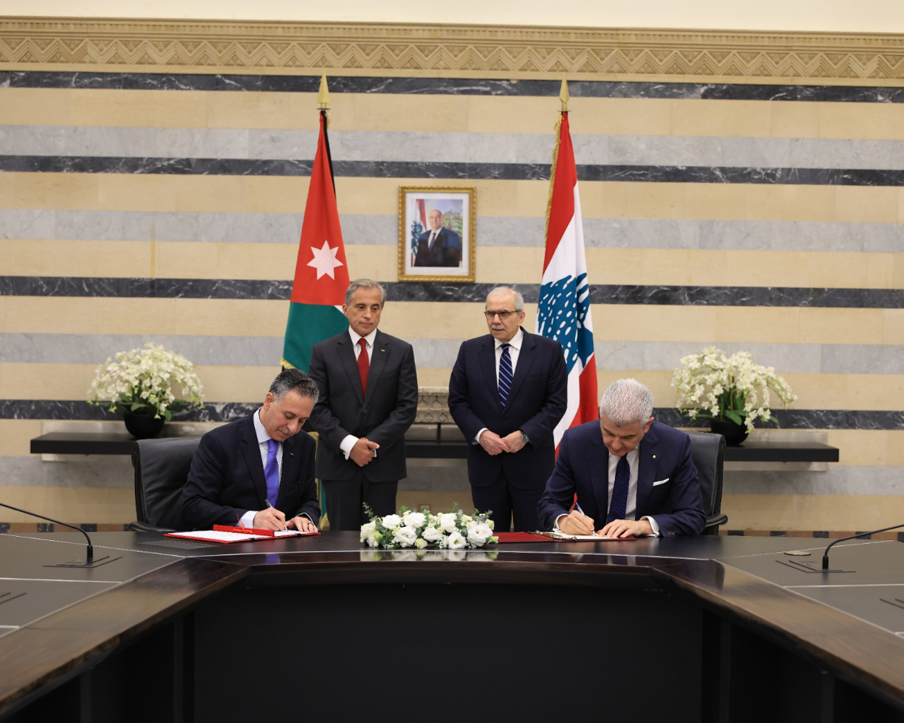 رئيس الوزراء ونظيره اللُّبناني يشهدان توقيع 21 اتفاقيَّة للتَّعاون بين البلدين في مختلف المجالات