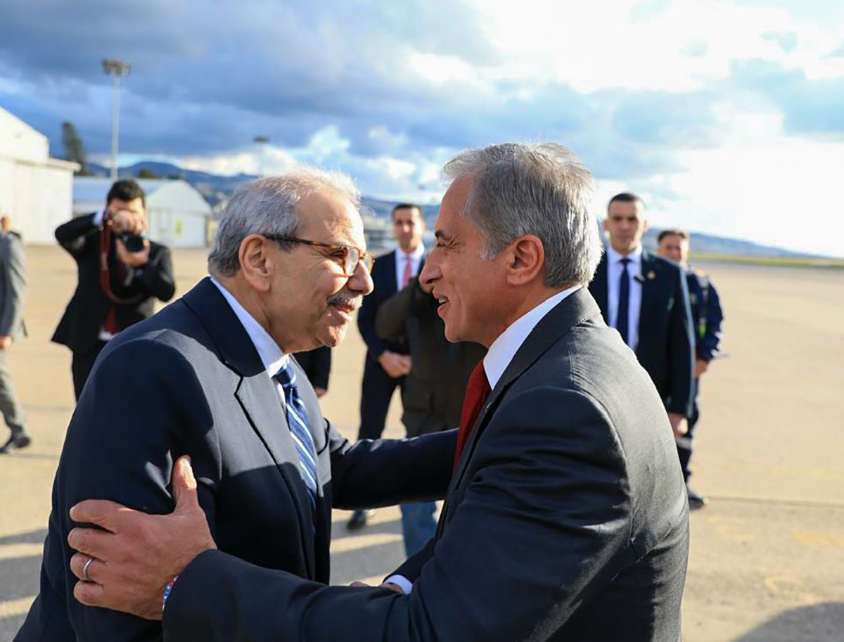 رئيس الوزراء الدكتور جعفر حسَّان يصل إلى بيروت في زيارة عمل رسميَّة