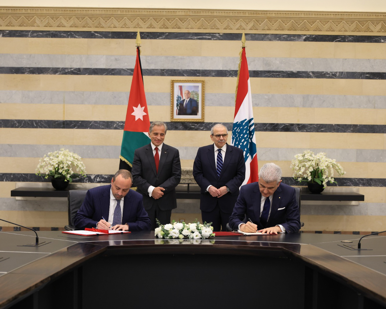 رئيس الوزراء ونظيره اللُّبناني يشهدان توقيع 21 اتفاقيَّة للتَّعاون بين البلدين في مختلف المجالات