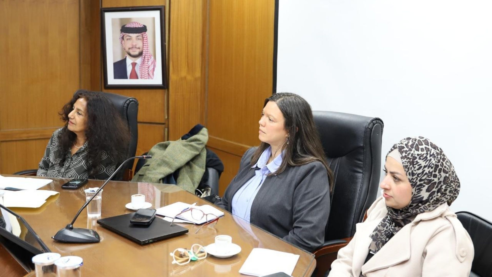 بحث تنفيذ برنامج تبادل افتراضي بين البلقاء التطبيقية وكلية ميامي ديد كوليج الأميركية