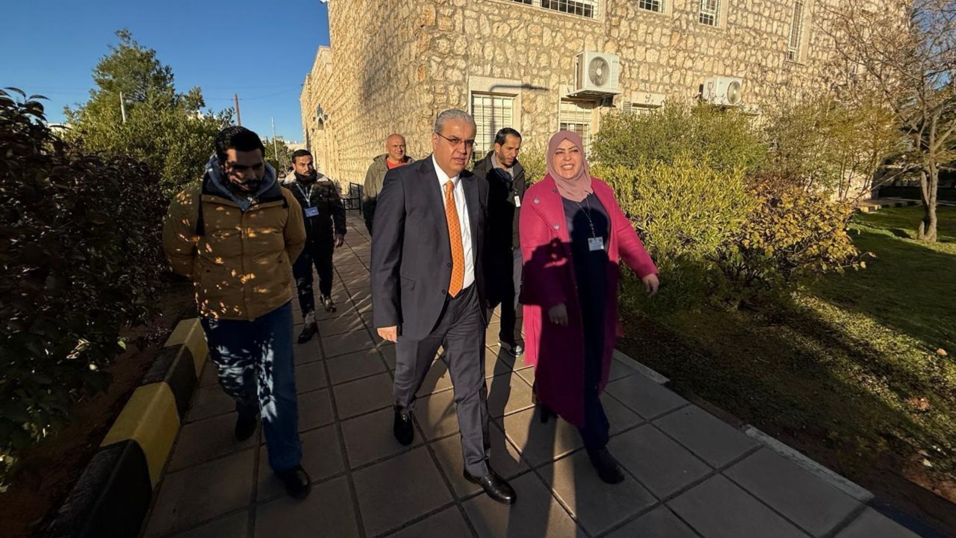 وزير الصحة يتفقد الخدمات الصحية والعلاجية المقدمة للمرضى في مركز تأهيل المدمنين