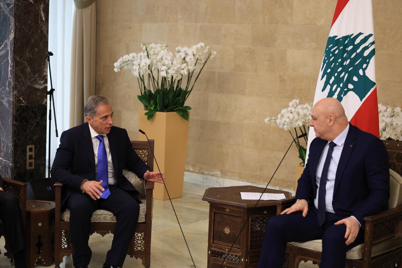 رئيس الوزراء ينقل تحيَّات الملك إلى الرئيس اللبناني