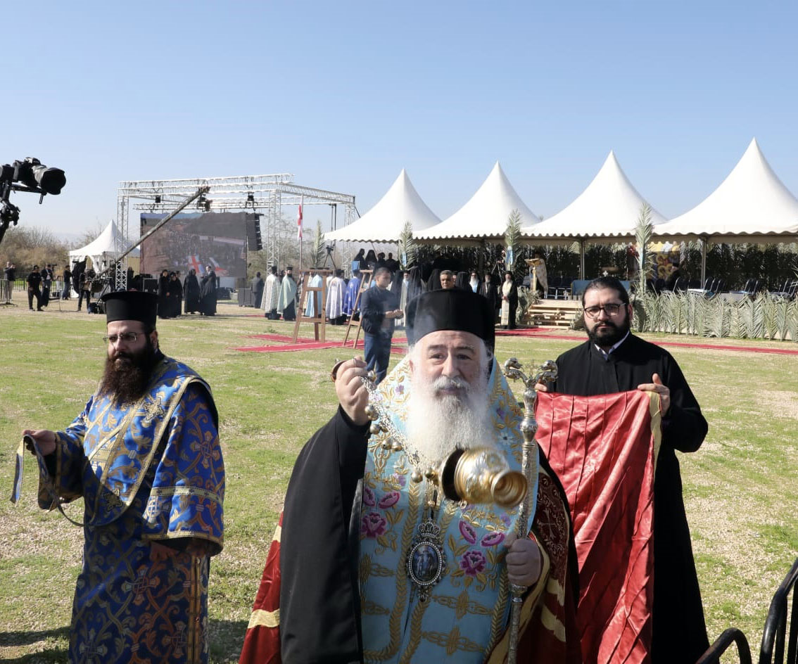 الكنيسة الأرثوذكسية تحيي عيد الغطاس حسب التقويم الشرقي في المغطس 