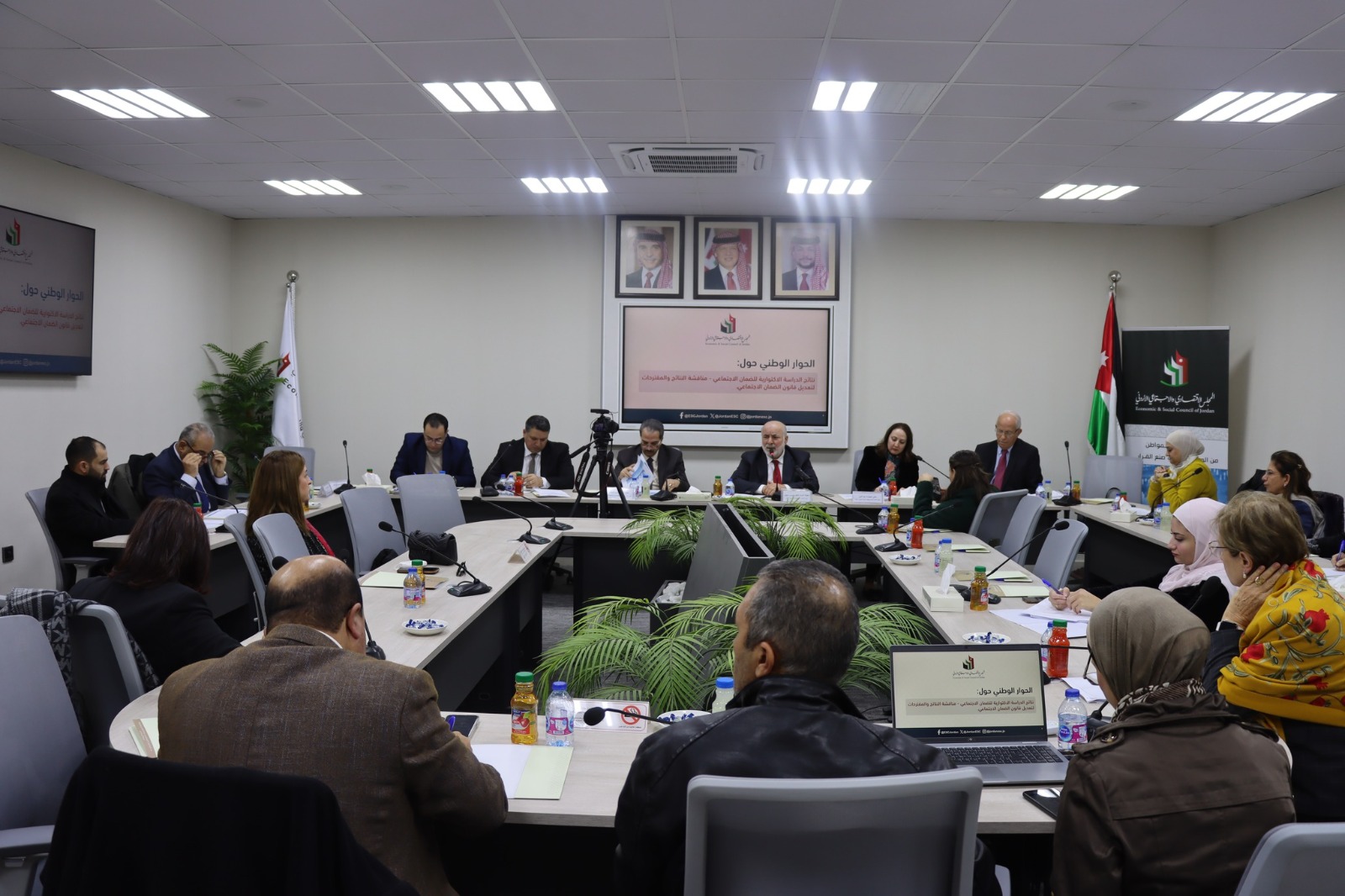 الأميرة بسمة بنت طلال تسلم مساعدات البر والإحسان للأسر العفيفة في منطقة جبل الجوفة 