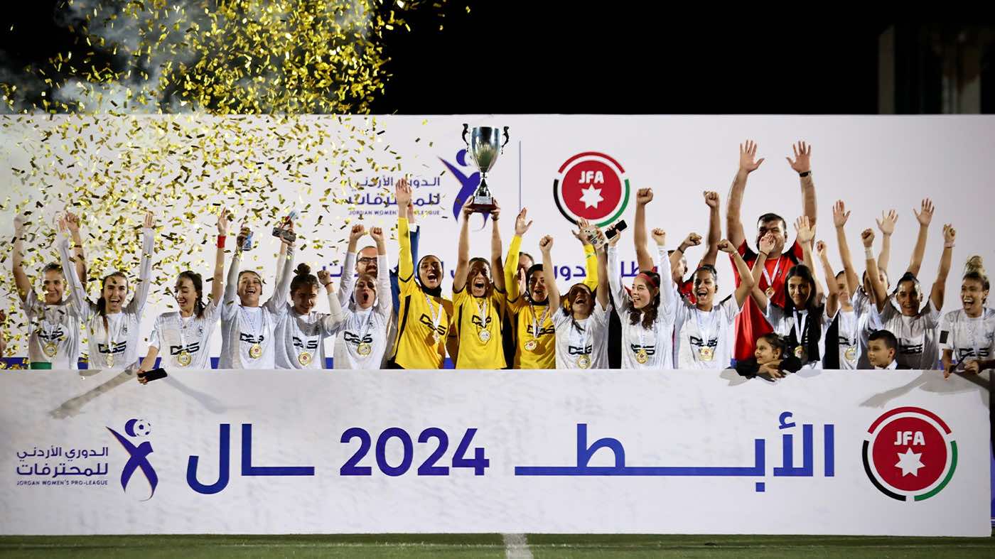 فريق الاتحاد يتوج بلقب دوري المحترفات لكرة القدم للمرة الثالثة