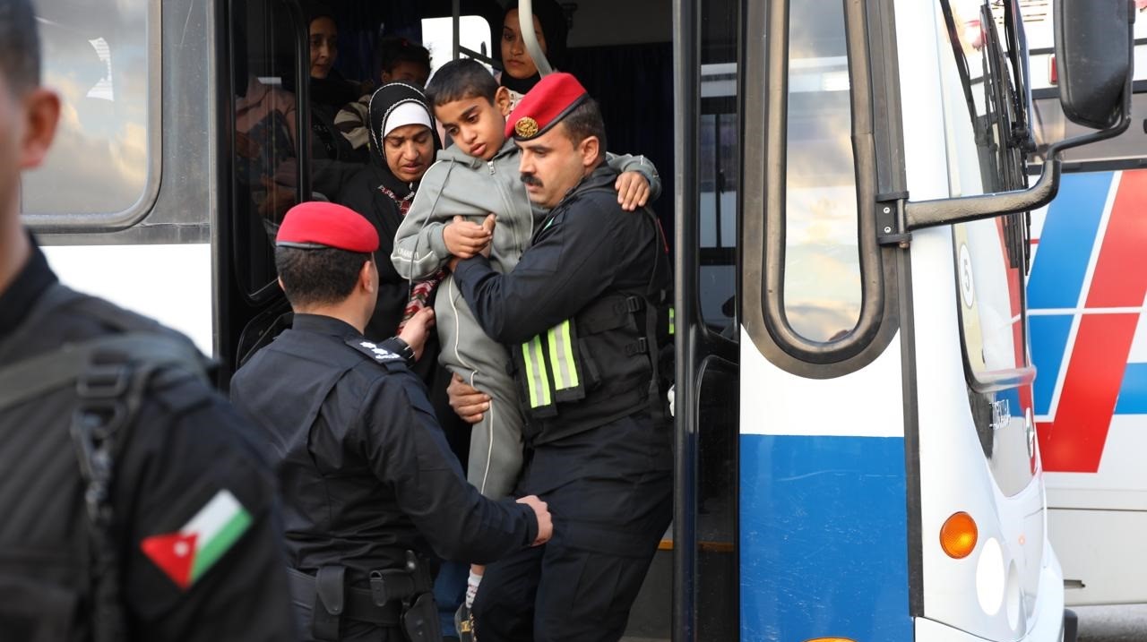 القوات المسلحة تجلي دفعة جديدة من أطفال غزة المرضى للعلاج في المملكة