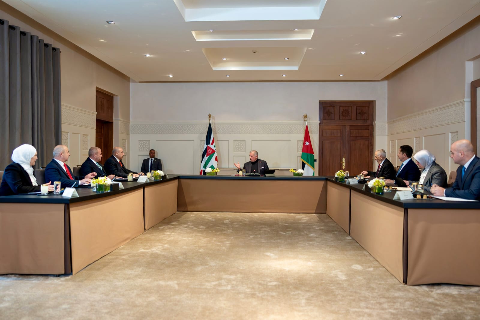 الملك يلتقي أعضاء المكتب الدائم لمجلس النواب