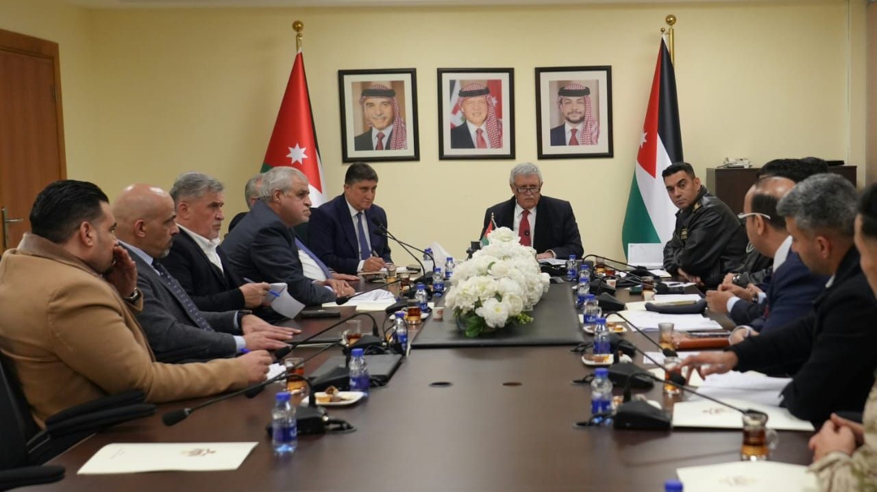 وزير النقل يترأس اجتماعاً لبحث تطوير منظومة النقل في البترا