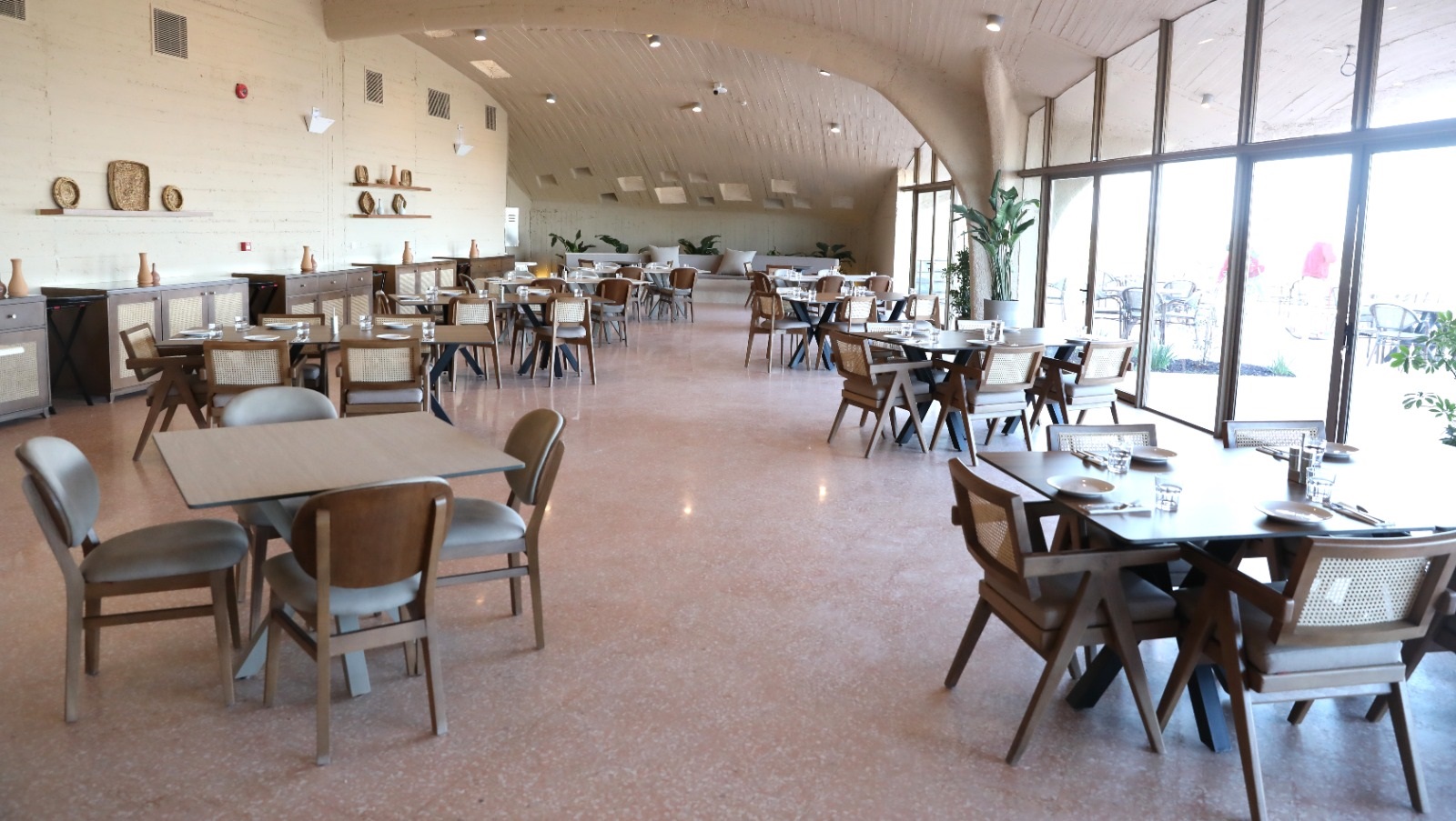 تزامنا مع زيارة الملك لمحافظة اربد...العيسوي يفتتح النُزل البيئي في محمية اليرموك