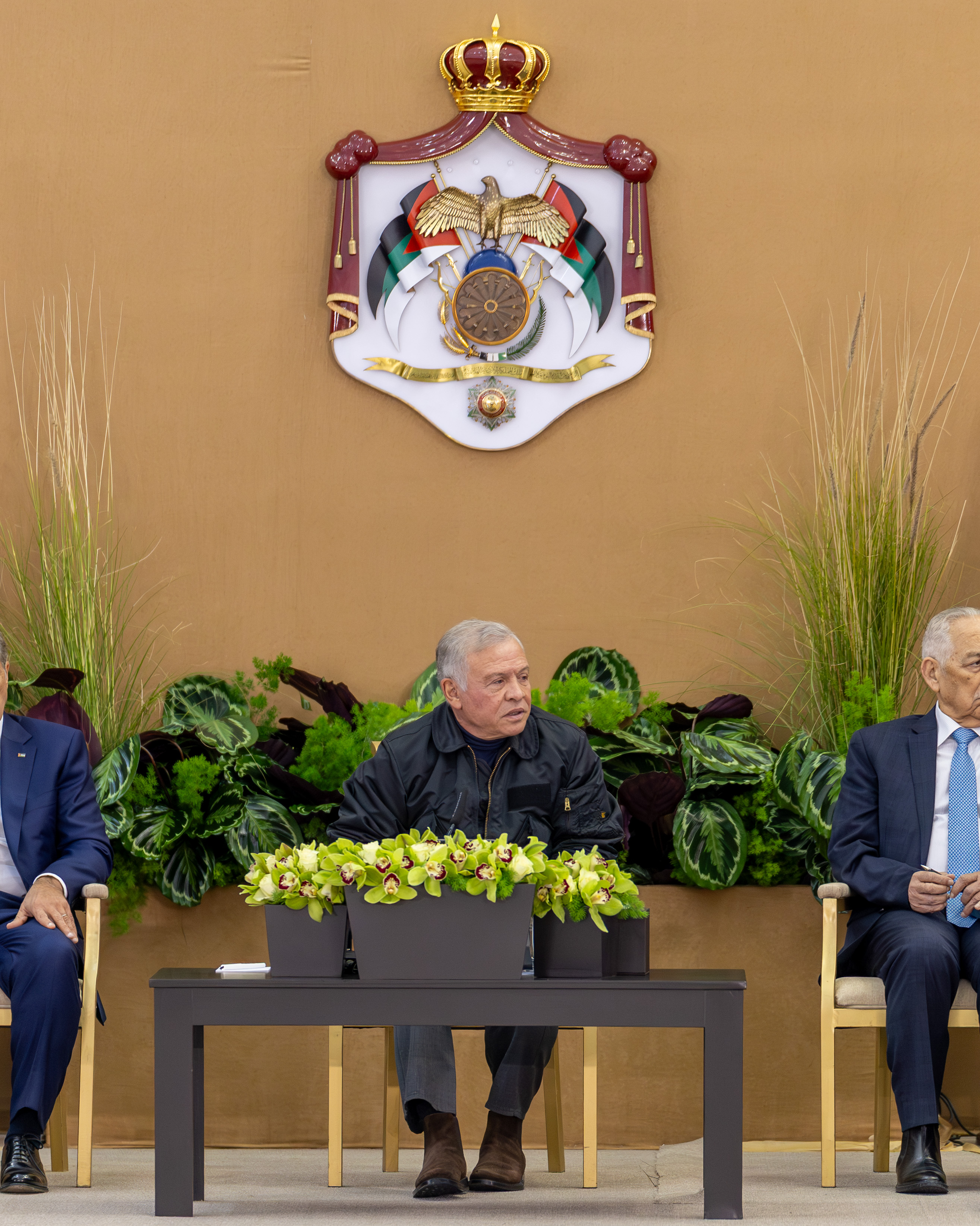 الملك يزور إربد ويفتتح مشاريع تنموية وخدمية ويلتقي وجهاء وممثلين عن أهالي المحافظة