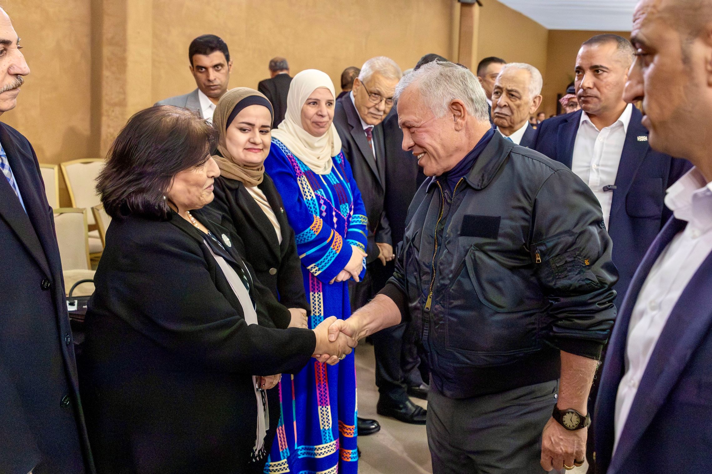 الملك يزور إربد ويفتتح مشاريع تنموية وخدمية ويلتقي وجهاء وممثلين عن أهالي المحافظة