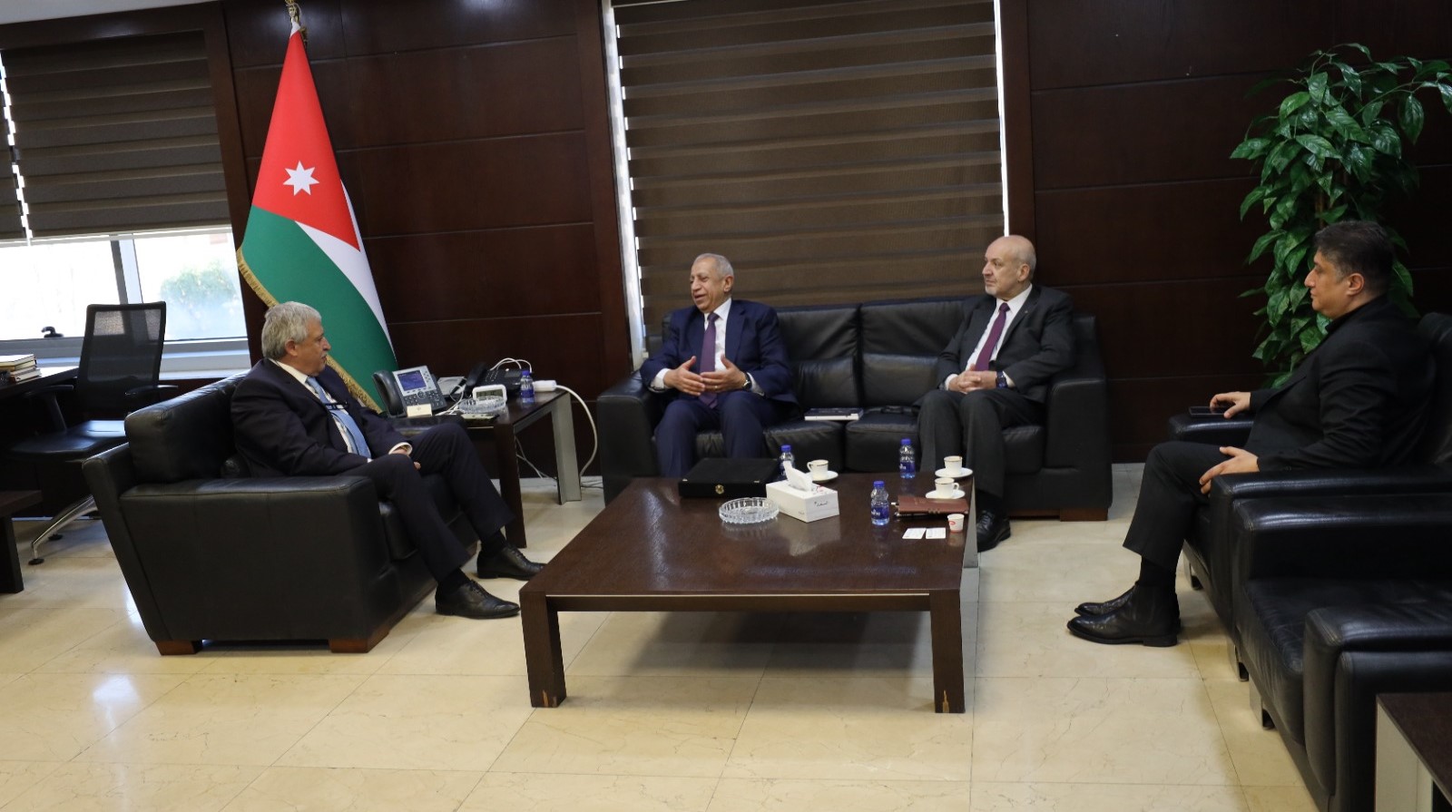 وزير النقل يعقد سلسلة اجتماعات لمتابعة مستجدات القطاع وتطوير الخدمات