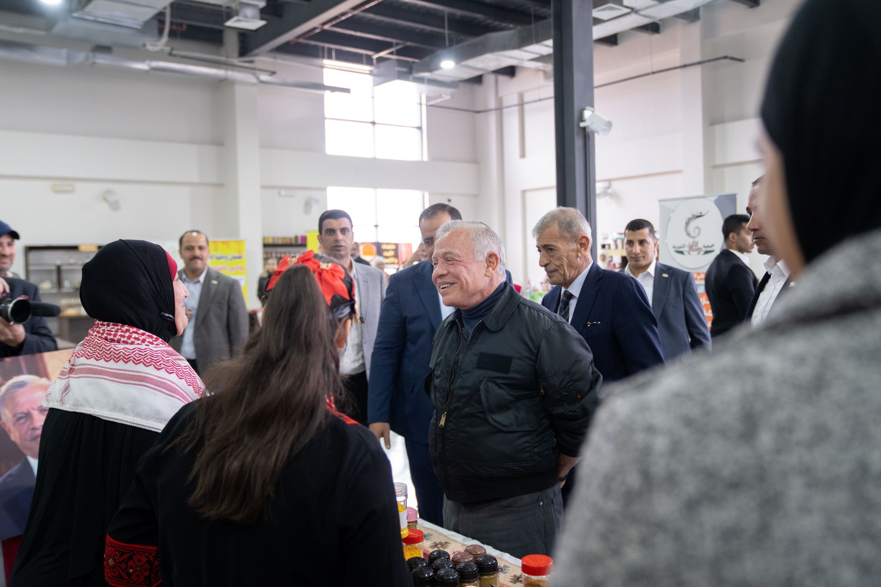 الملك يزور إربد ويفتتح مشاريع تنموية وخدمية ويلتقي وجهاء وممثلين عن أهالي المحافظة