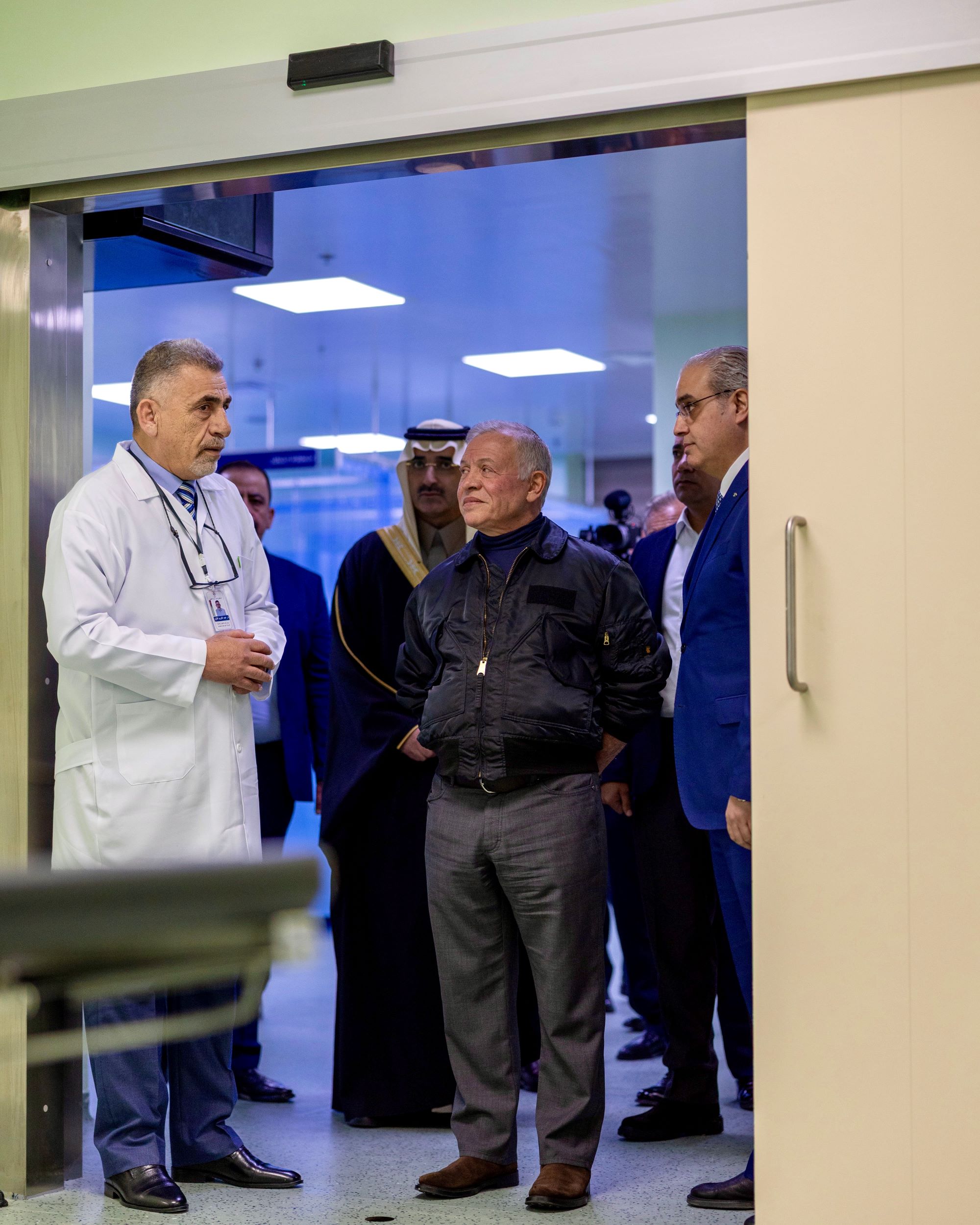 الملك يزور إربد ويفتتح مشاريع تنموية وخدمية ويلتقي وجهاء وممثلين عن أهالي المحافظة