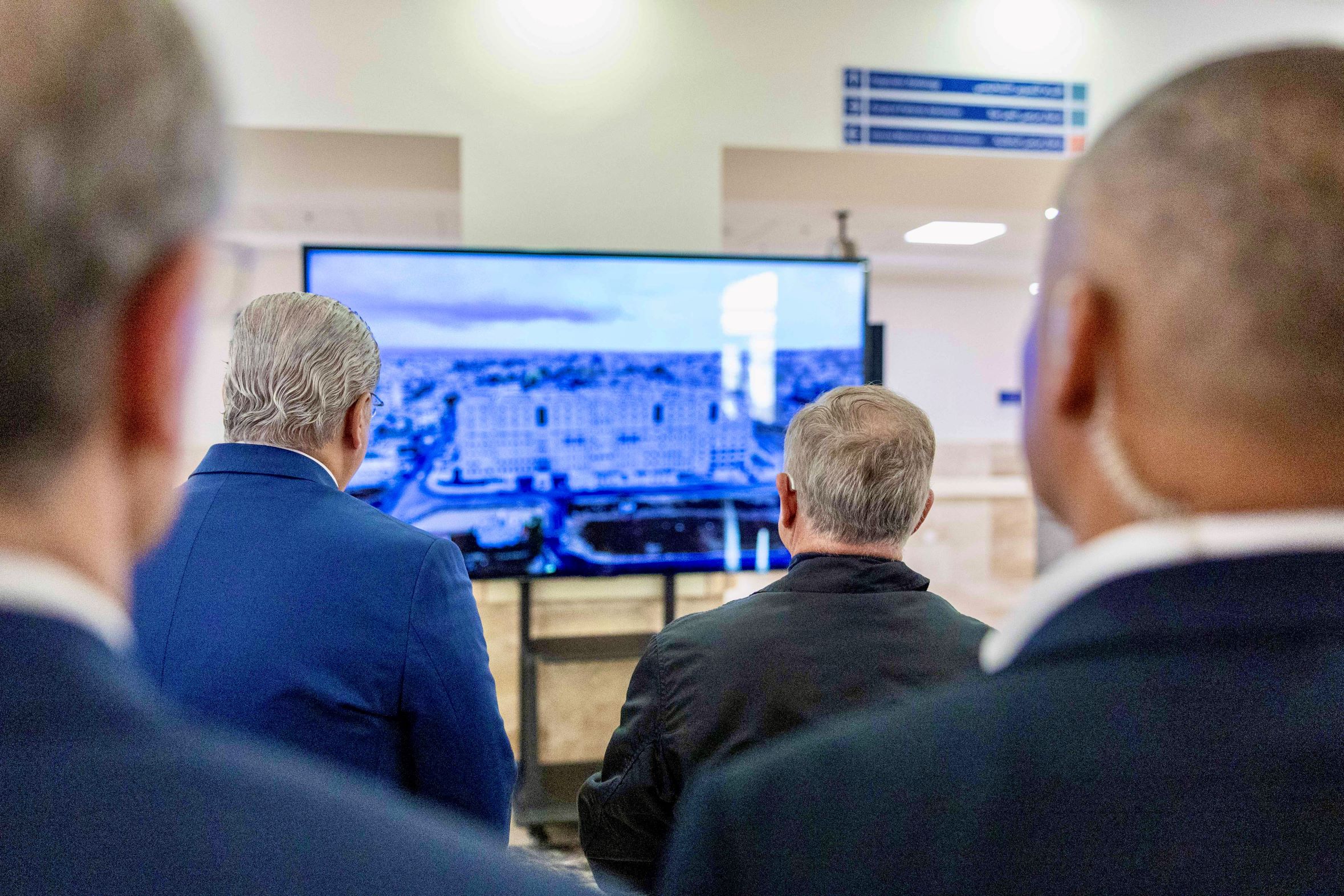 الملك يزور إربد ويفتتح مشاريع تنموية وخدمية ويلتقي وجهاء وممثلين عن أهالي المحافظة