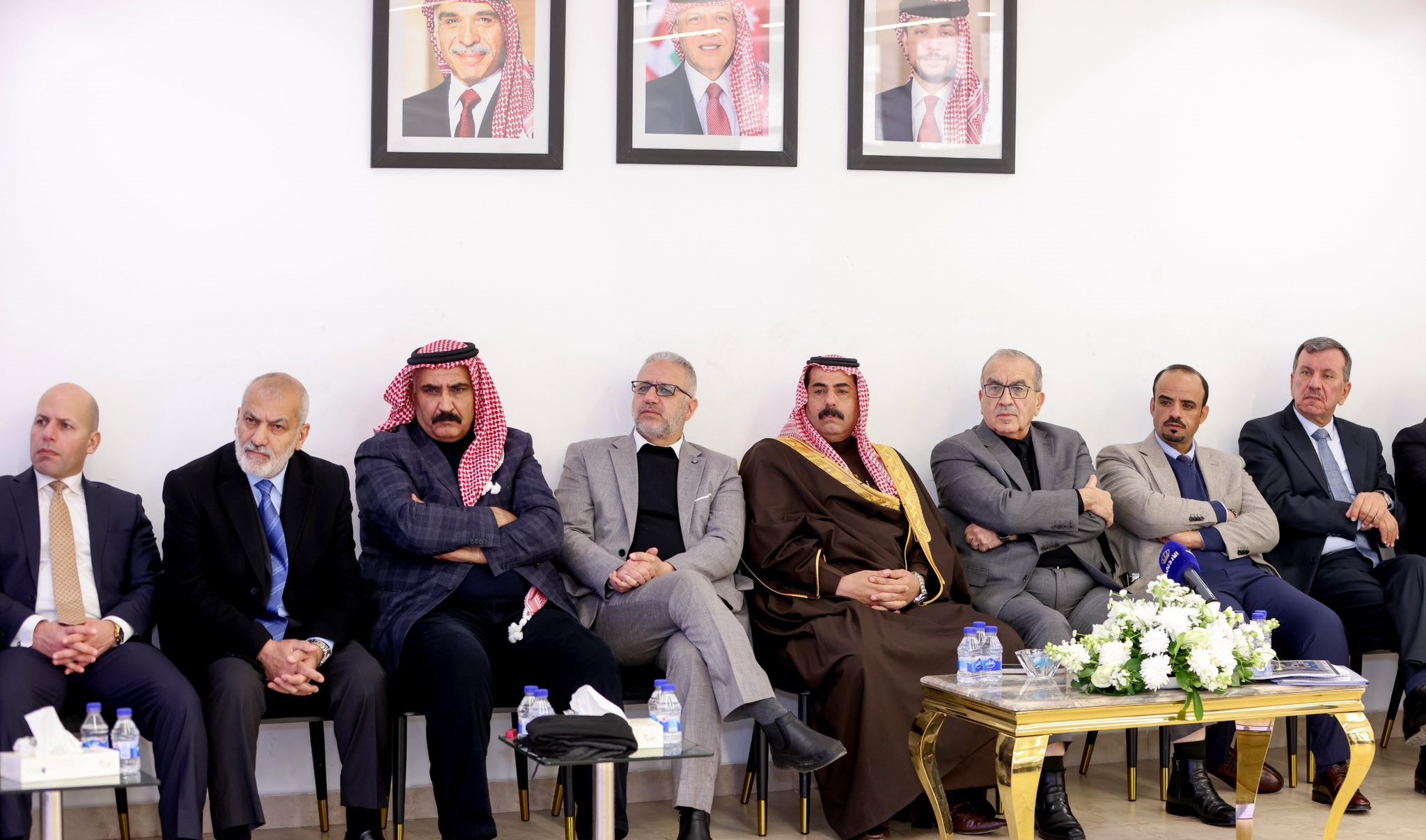 الخدمات النيابية  تطلع على خطط واستراتيجيات وزارة الأشغال