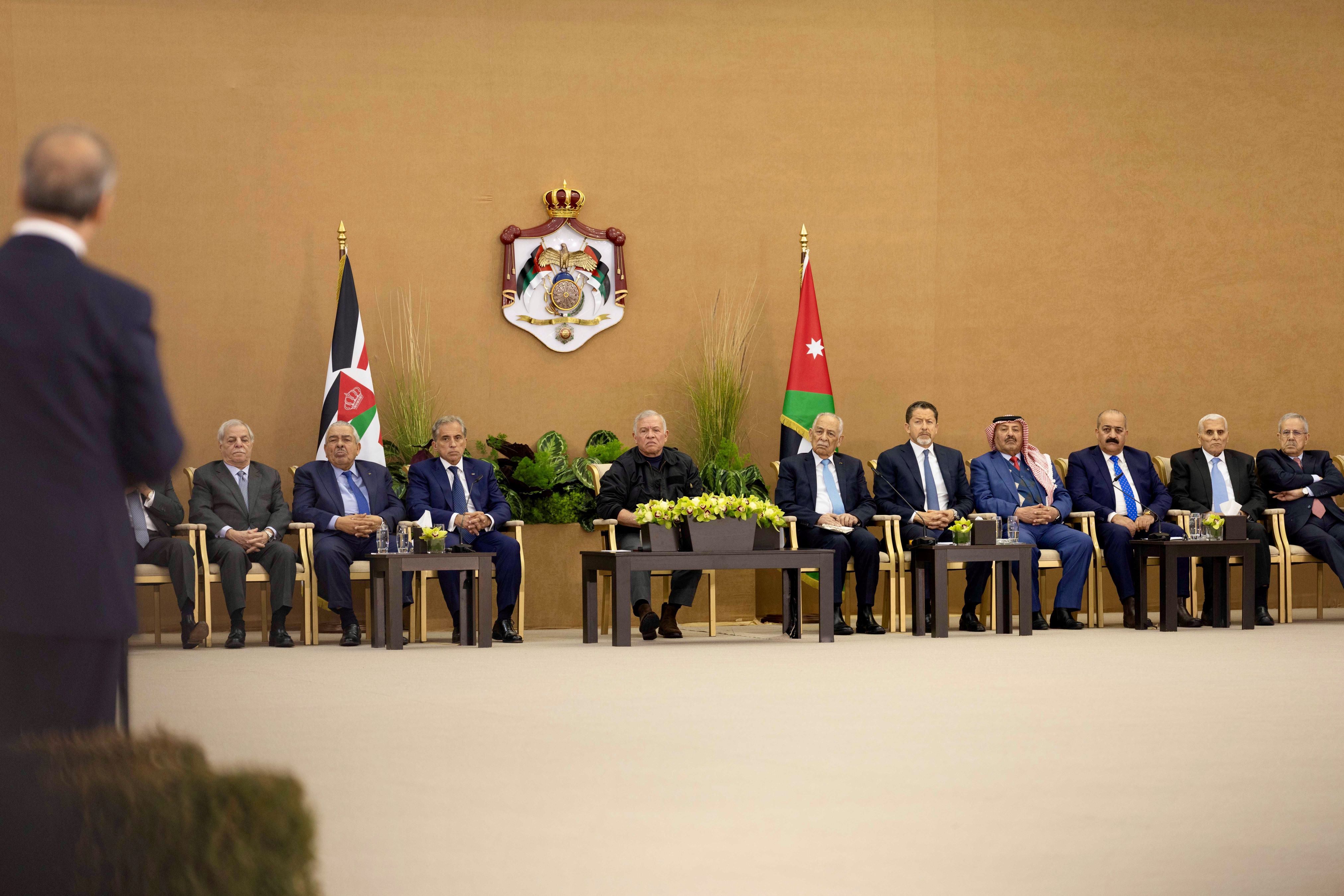 الملك يزور إربد ويفتتح مشاريع تنموية وخدمية ويلتقي وجهاء وممثلين عن أهالي المحافظة