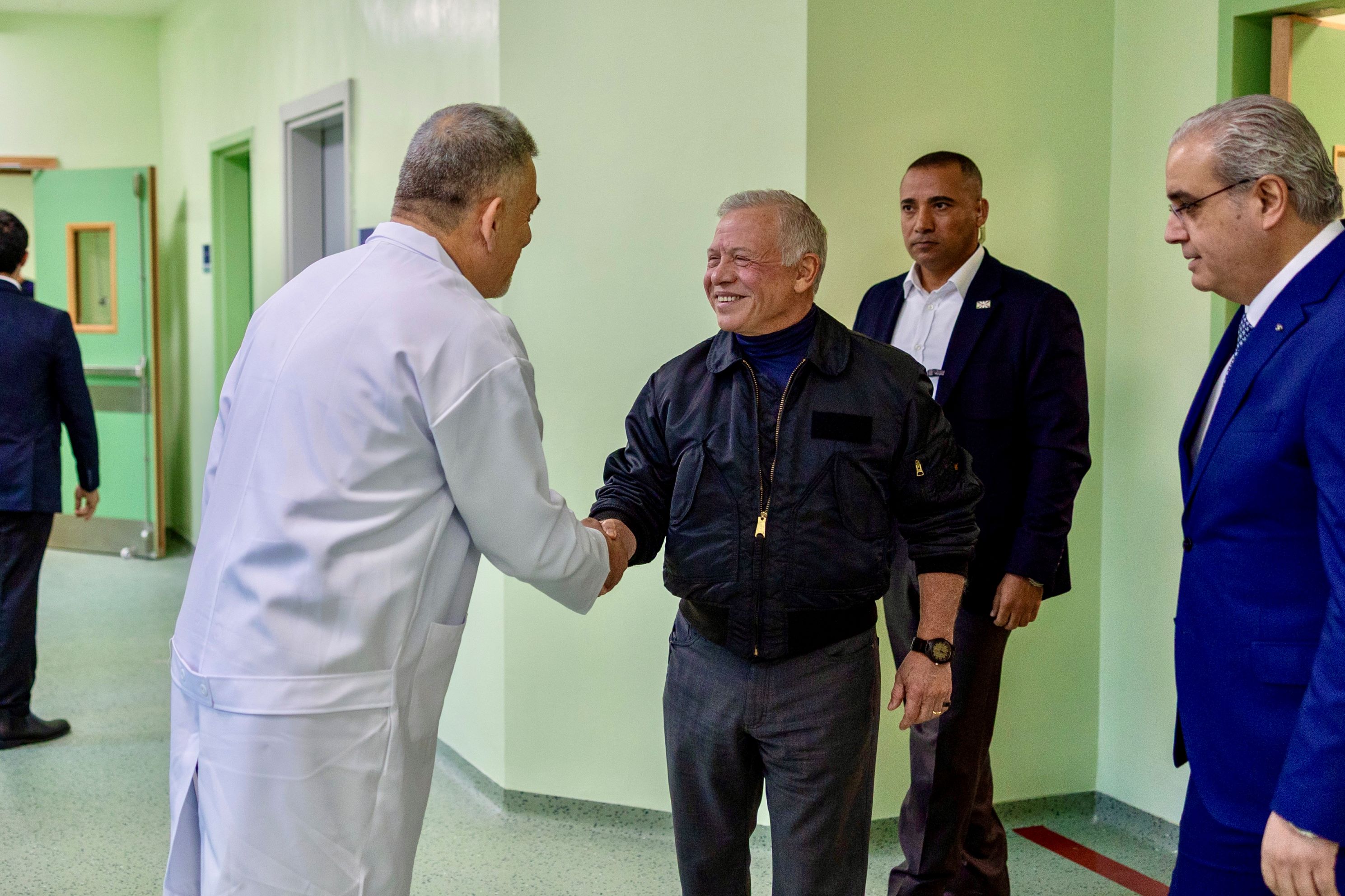 الملك يزور إربد ويفتتح مشاريع تنموية وخدمية ويلتقي وجهاء وممثلين عن أهالي المحافظة