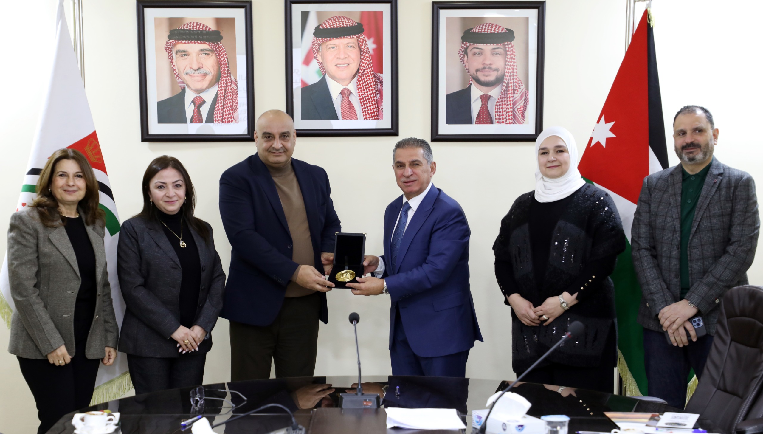 الصندوق الهاشمي ونادي خريجي العلمية الإسلامية يوقعان مذكرة تفاهم