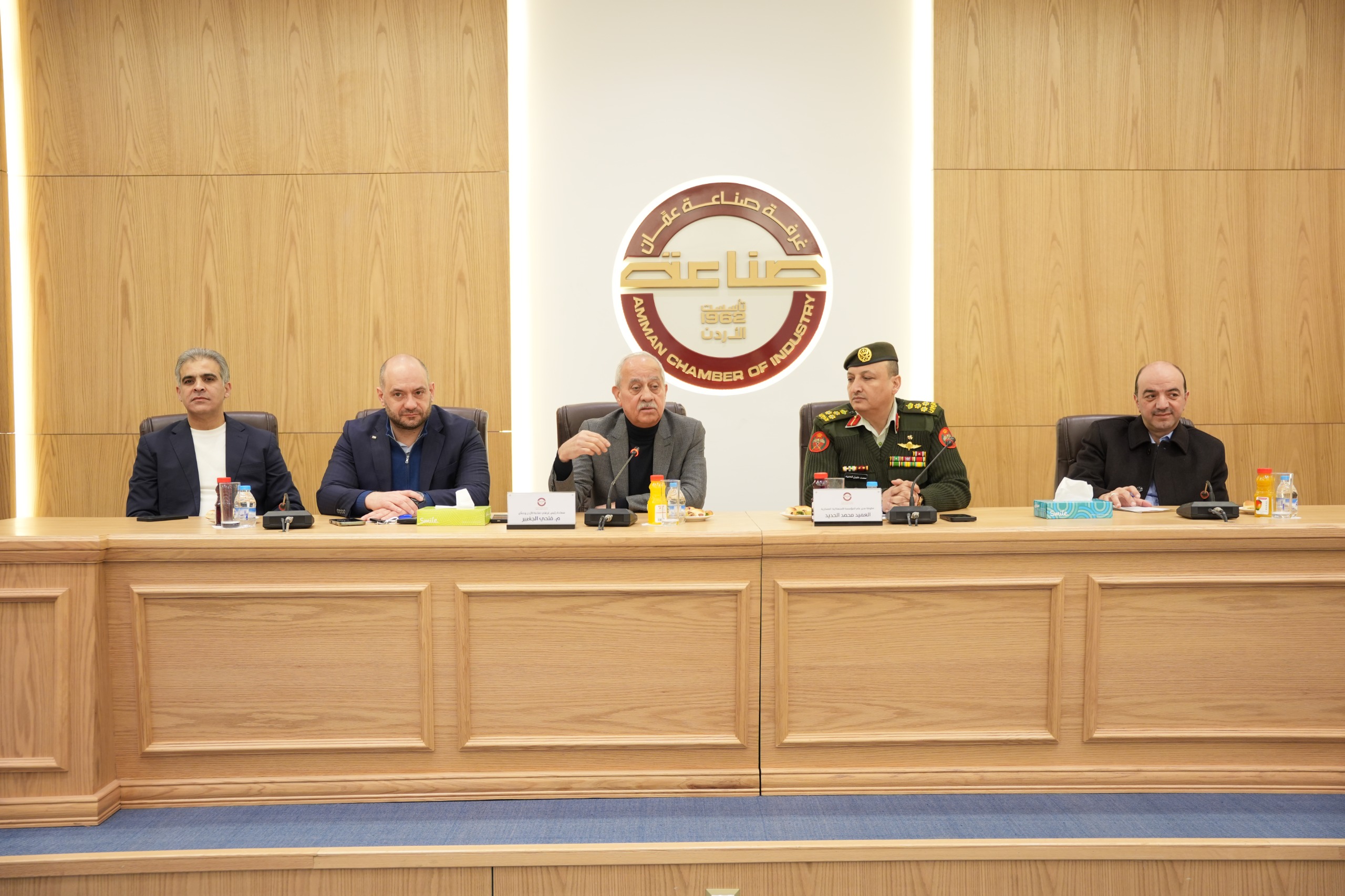 صناعة عمان تبحث والاستهلاكية العسكرية دعم المنتجات المحلية