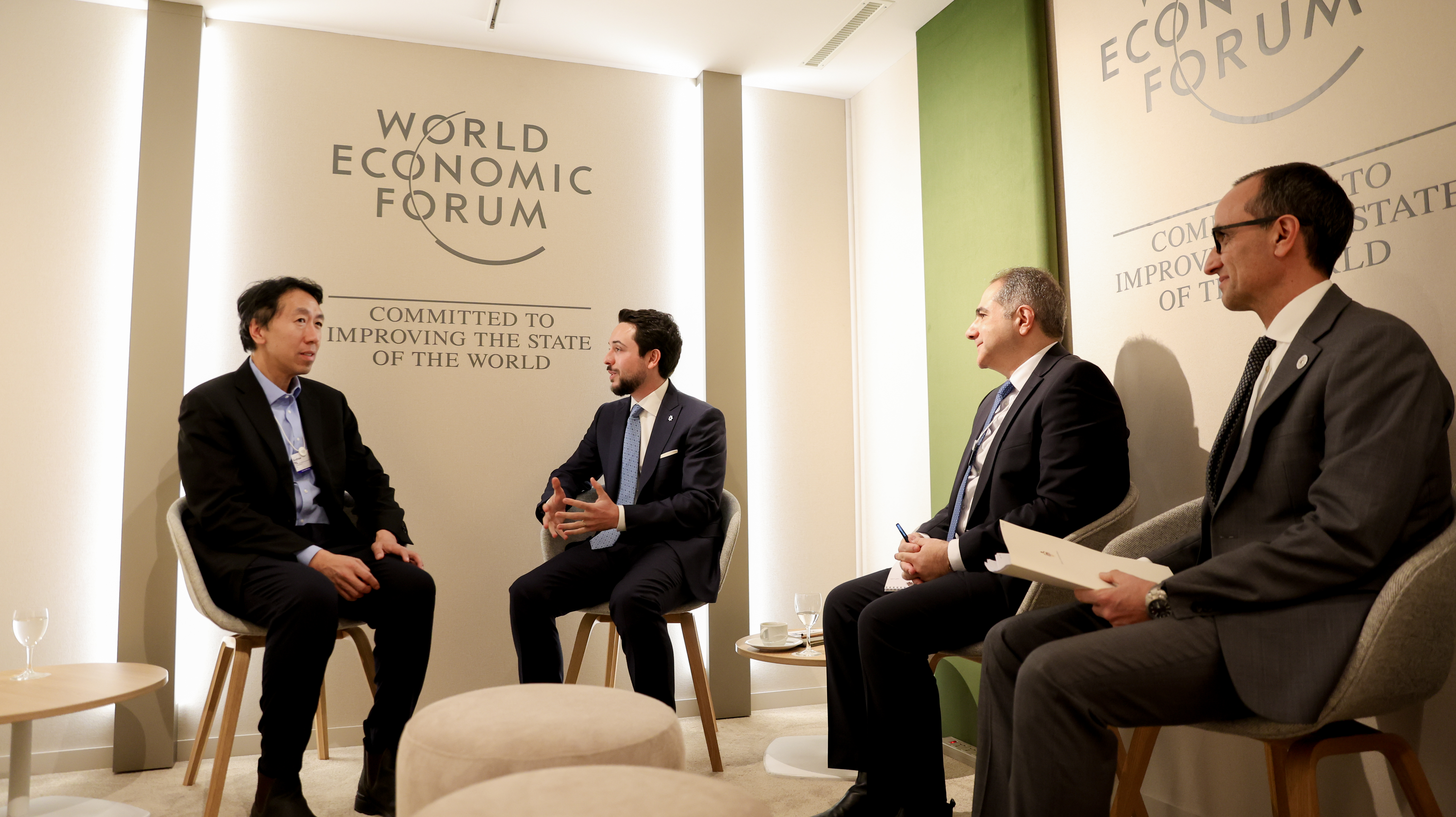 ولي العهد يلتقي في دافوس رئيسة البنك الأوروبي للاستثمار ورؤساء تنفيذيين ومؤسسي شركات عالمية