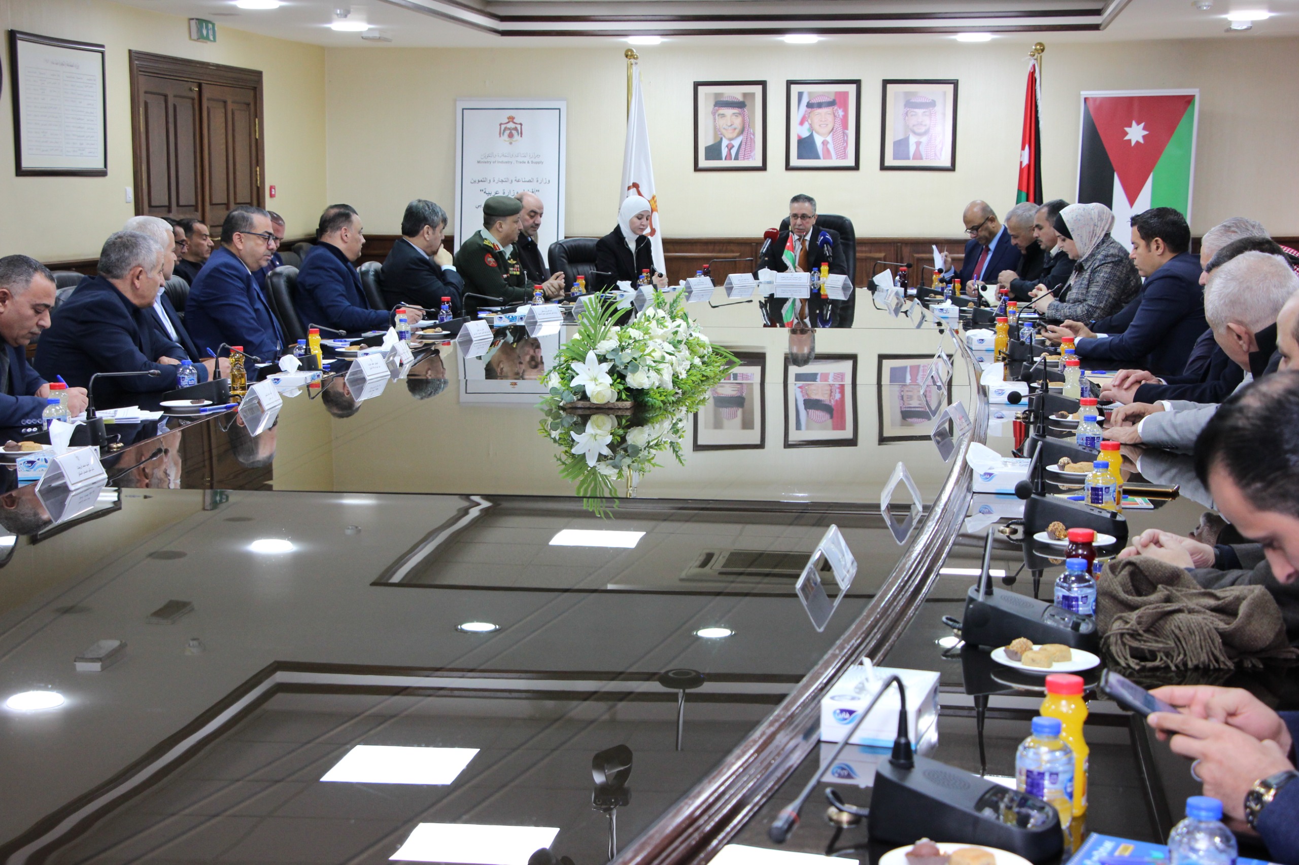 الصناعة والتجارة تؤكد جاهزية المملكة لتلبية احتياجات السوق خلال رمضان