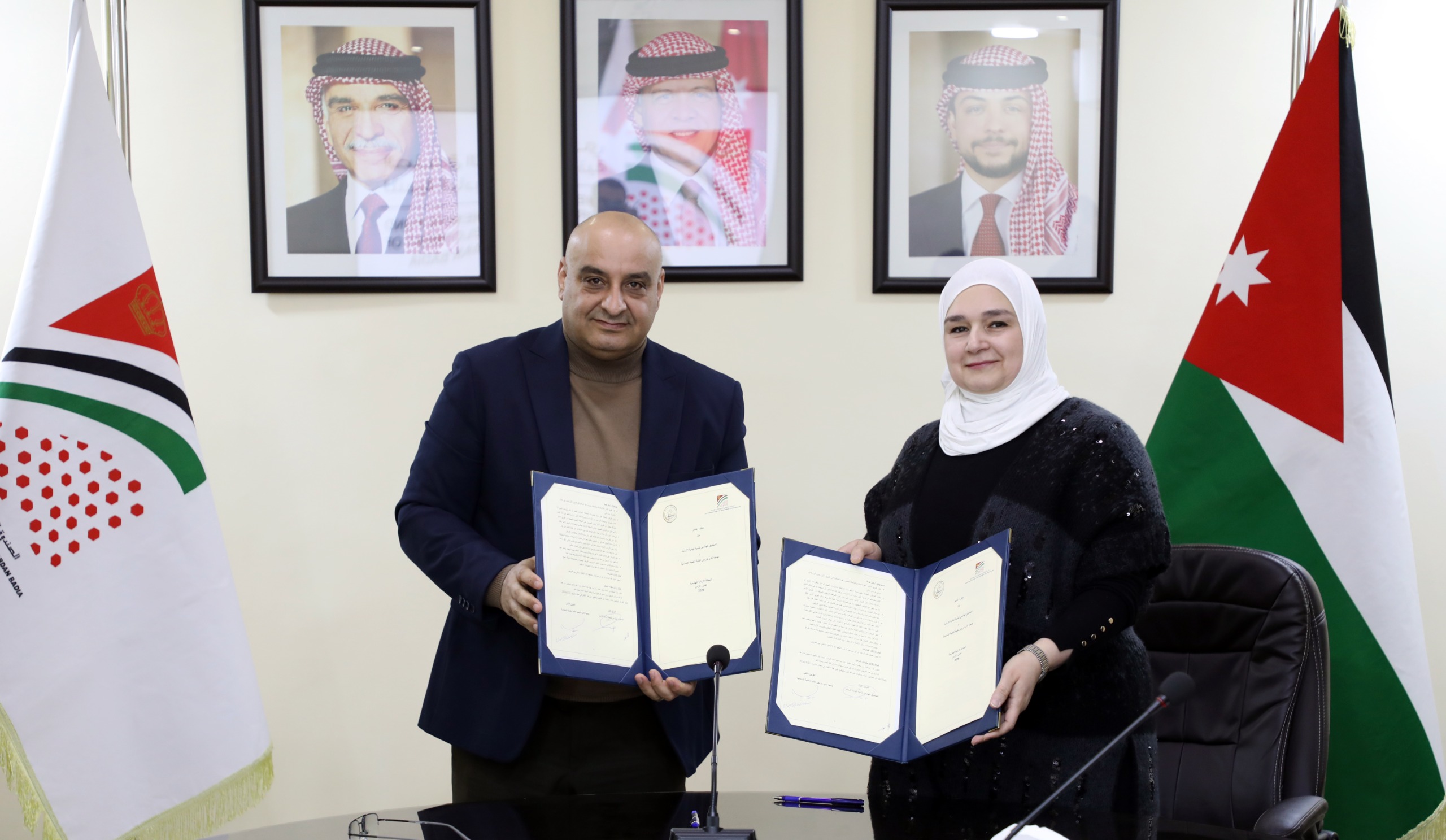 الصندوق الهاشمي ونادي خريجي العلمية الإسلامية يوقعان مذكرة تفاهم