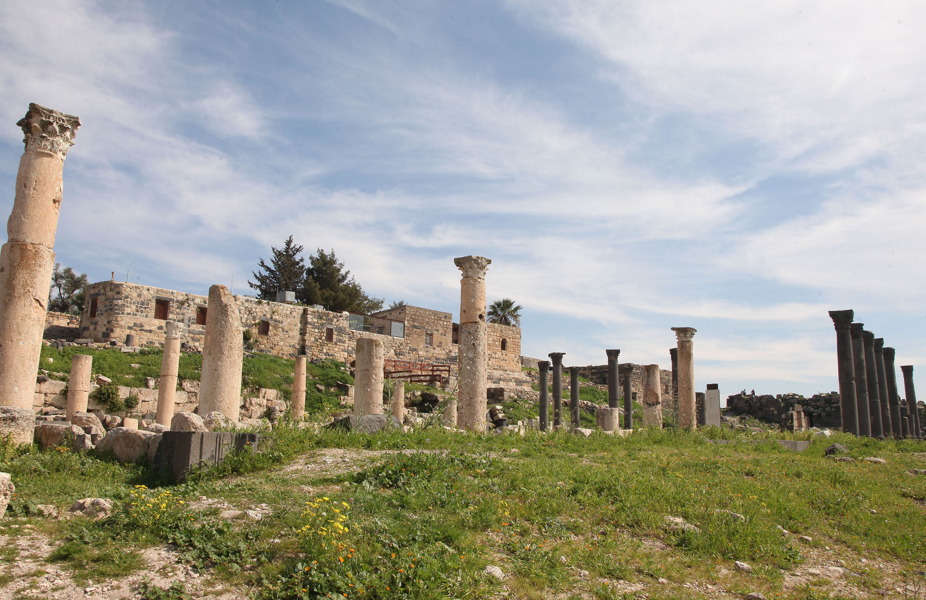  مدينة أم قيس الأثرية في شمال الأردن احدى مدن الديكابولس العشرة تصوير  شادي النسور