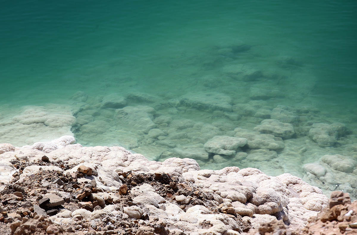 البحر الميت وجهة سياحية وعلاجية حيث تحتوي مياهه على املاح بنسبة  عالية تصوير : احمد عبده